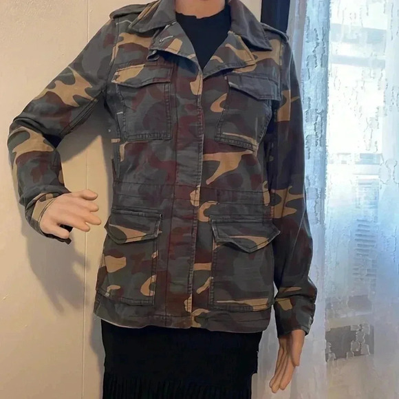 Madewell camouflage utility shirt jacket for women - Picture 7 of 13